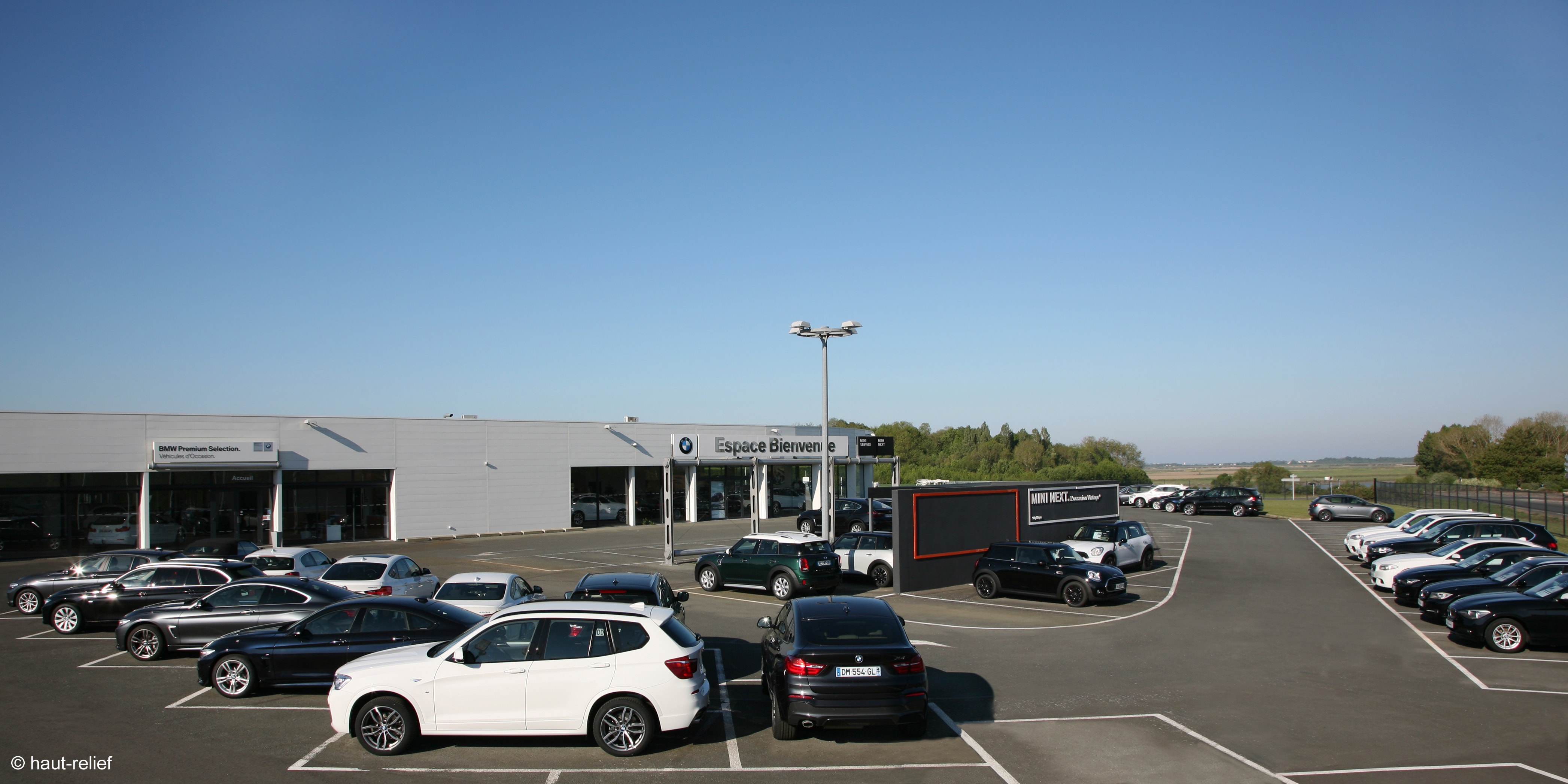 Photographie d'entreprise concession automobile BMW de Rochefort