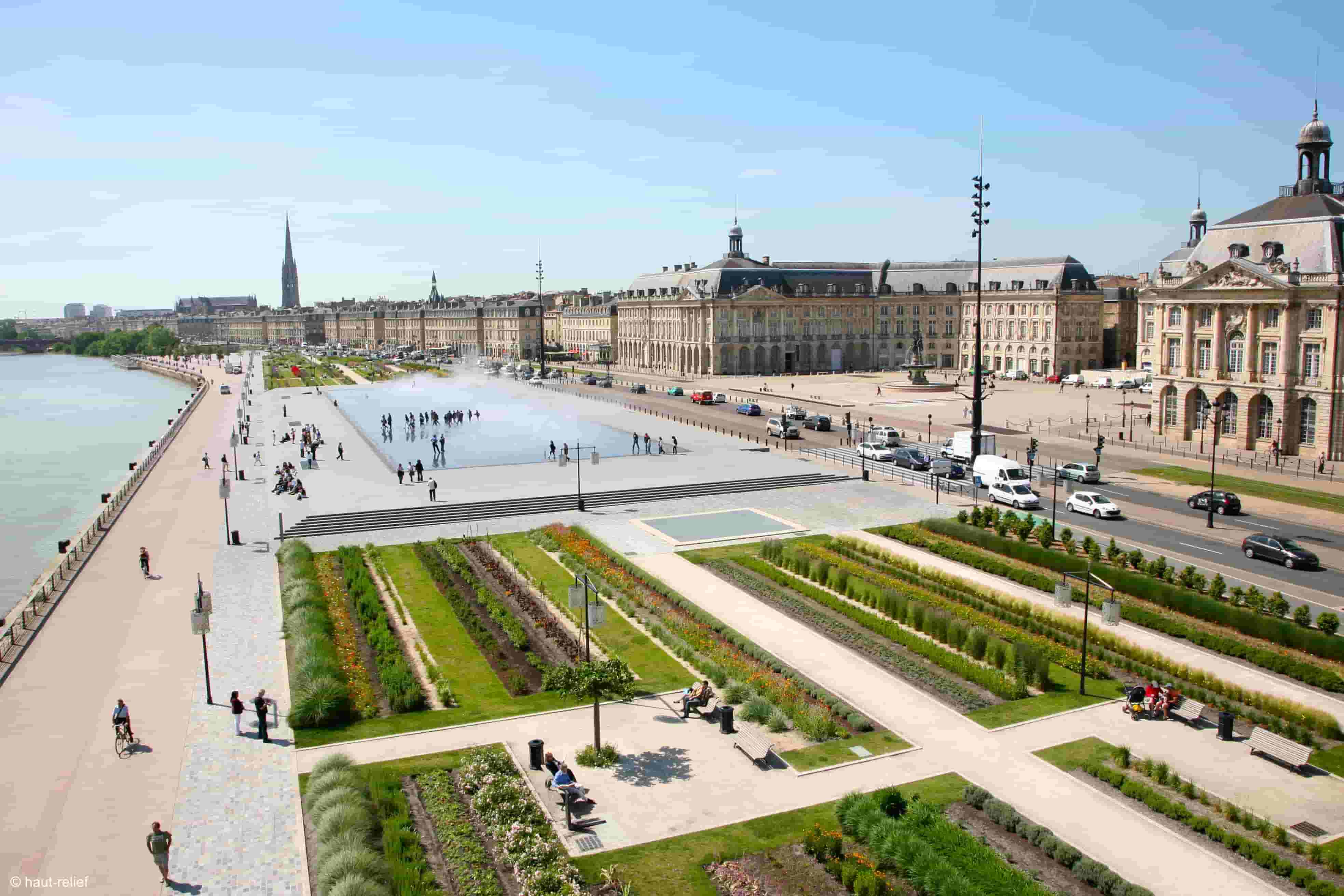 Photographie aérienne du miroir d'eau de Bordeaux