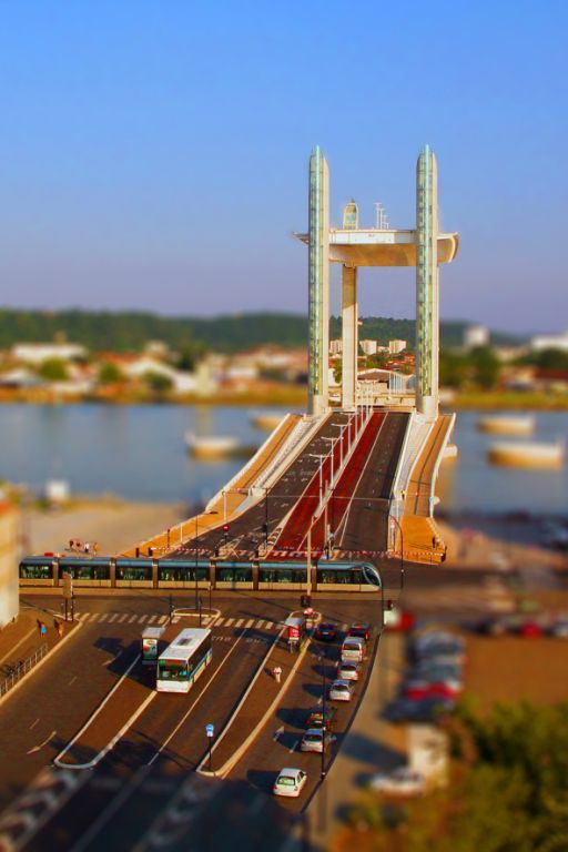 photographie-haut-relief-tiltshift-pont-chaban-delmas